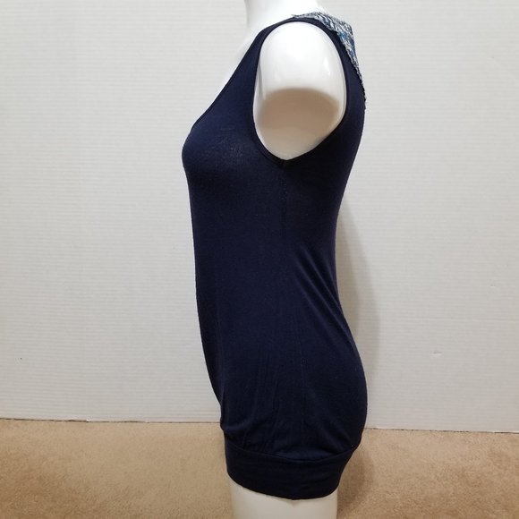 Blu Heaven top Small floral print embroidered applique detail sleeveless tunic - Picture 2 of 12